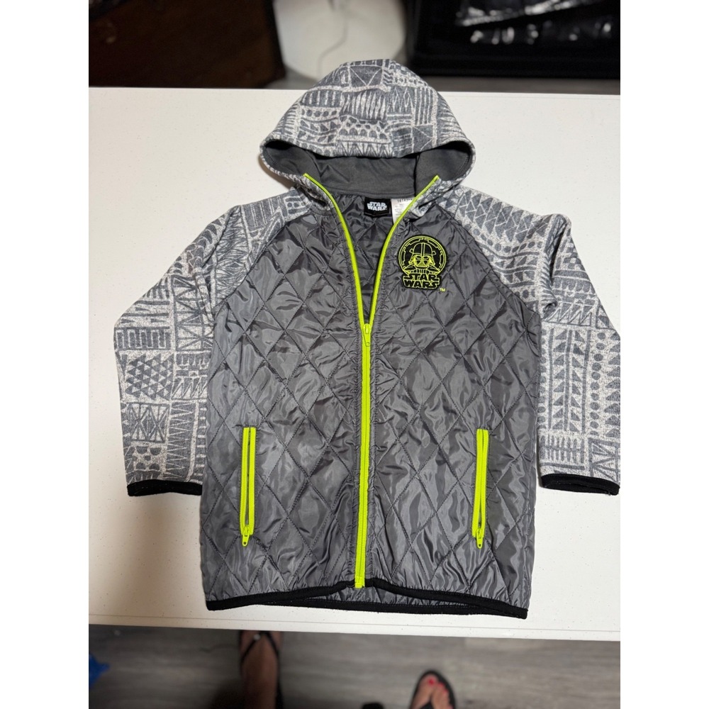 Starwars Jacket Boys Size 7 Grey florescent Green accents K